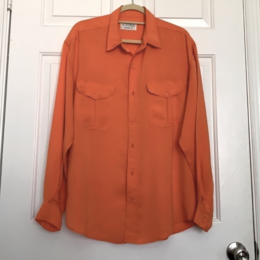 Winner Silk Long-Sleeve Botton-Front Shirt. Size  M